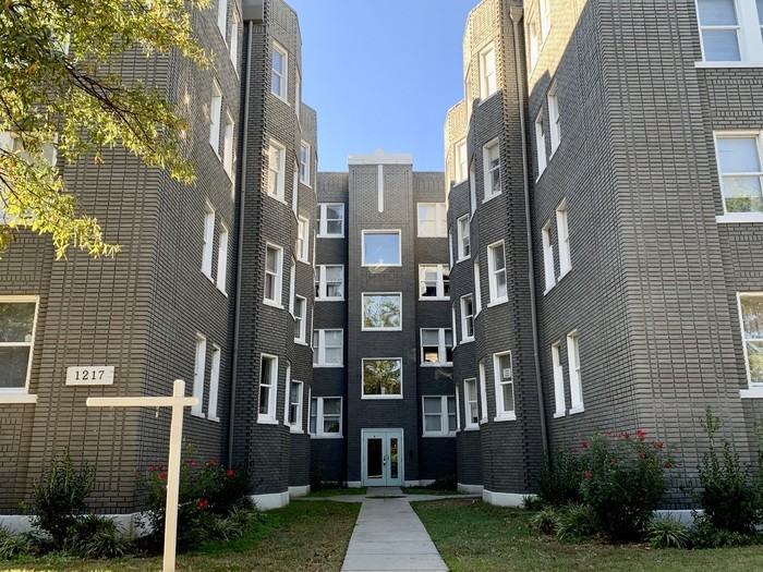 1217 Colonial Ave #A2 - Photo 4 of 5