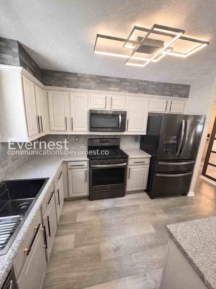 849 Creek Cove Way - Photo 4 of 31