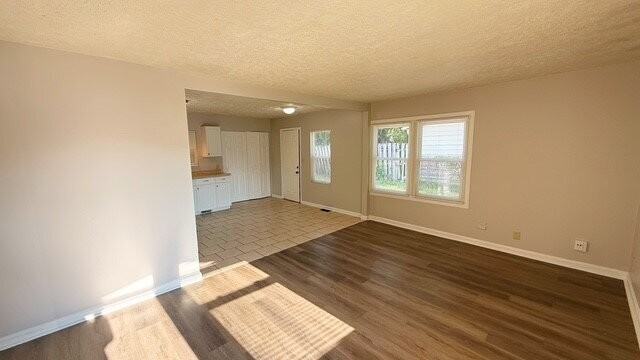 3120 Falcon Dr - Photo 5 of 11