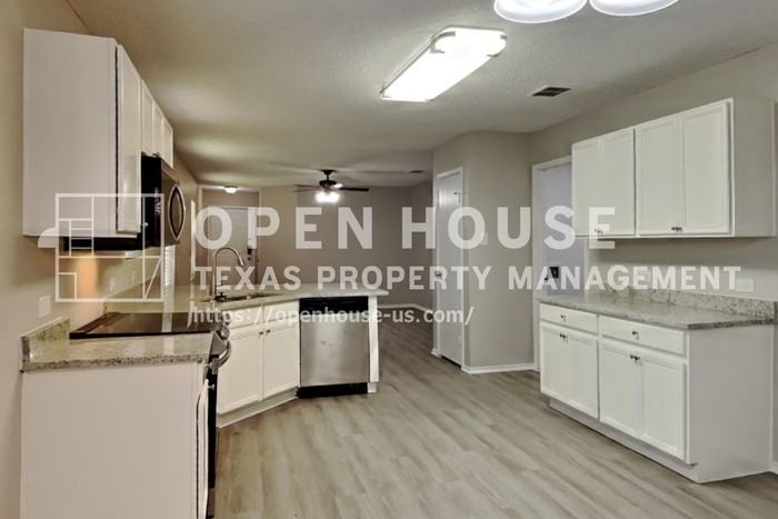4940 Waterford Dr - Photo 6 of 23