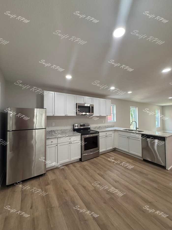 1038 Oakland Ave #1 - Photo 4 of 19