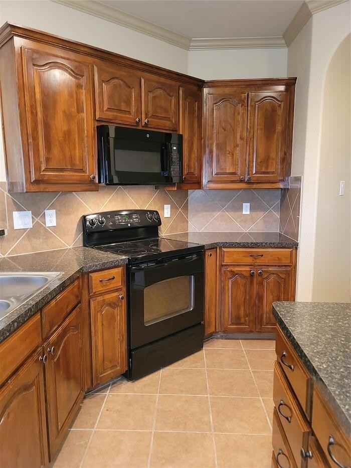 817 Jodie Dr - Photo 3 of 22