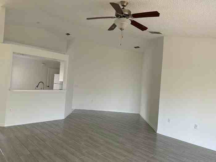 612 Lakemont Dr - Photo 3 of 9