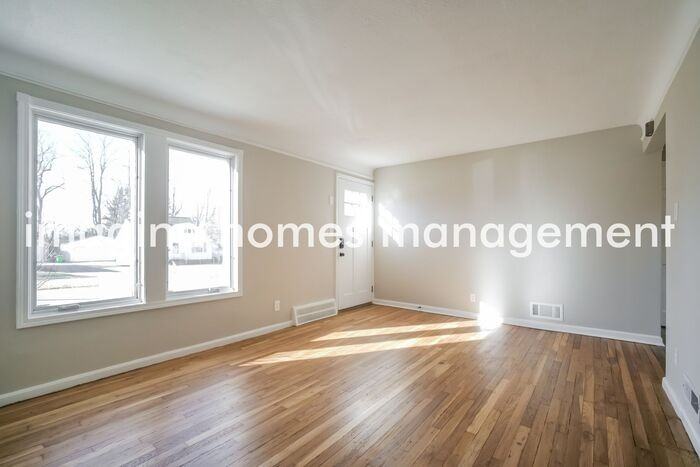 1131 Belrose Rd - Photo 4 of 18