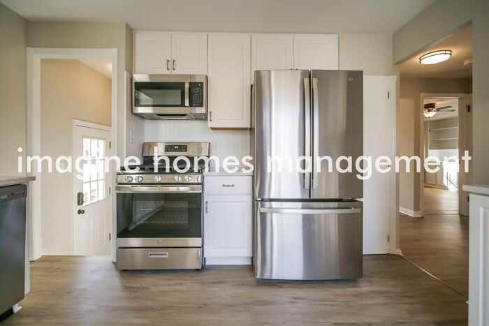1131 Belrose Rd - Photo 7 of 18