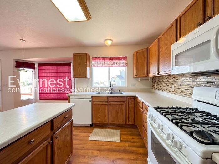 6431 E 114th Ave - Photo 6 of 23