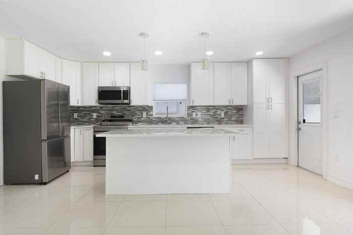 3725 31st Ave N - Photo 6 of 32