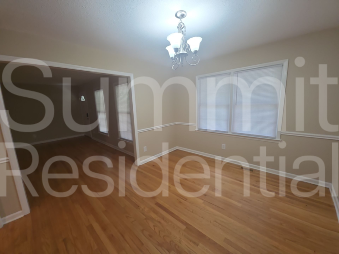 1908 Medfield Rd - Photo 4 of 26