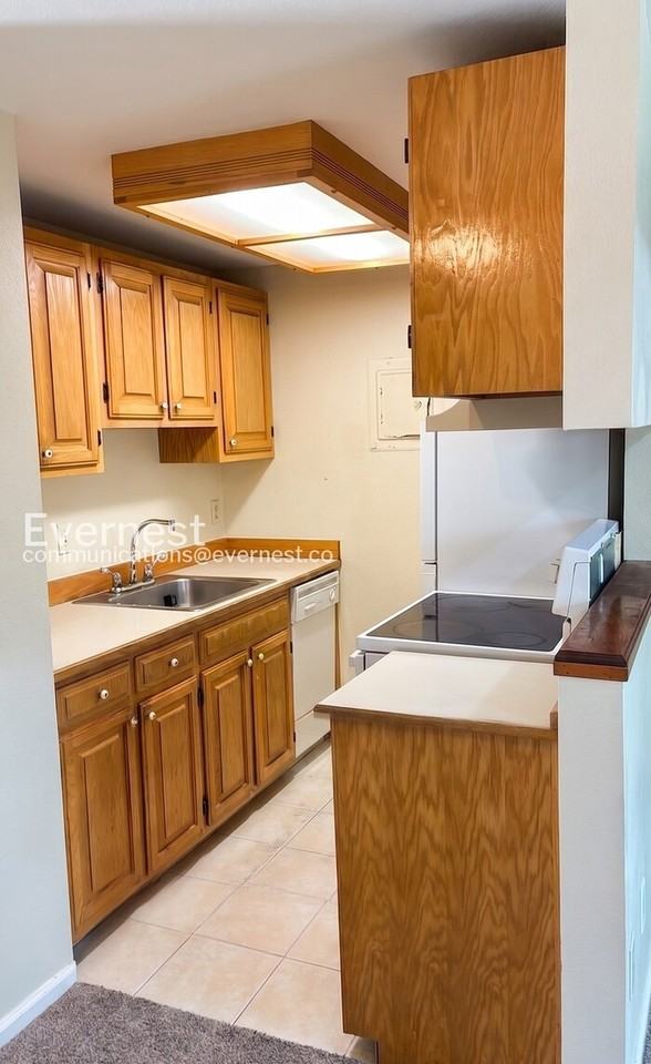 2205 Arapahoe Ave - Photo 4 of 18