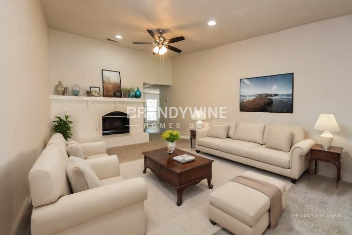 1821 Whiteoak Dr - Photo 4 of 25