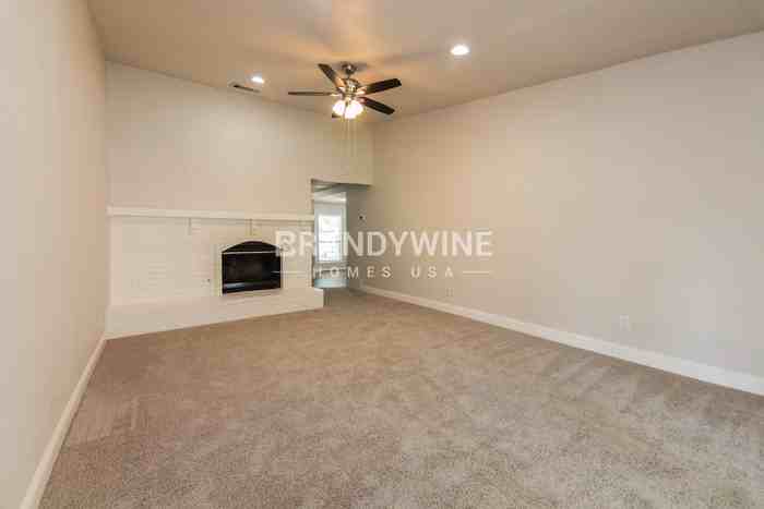 1821 Whiteoak Dr - Photo 5 of 25