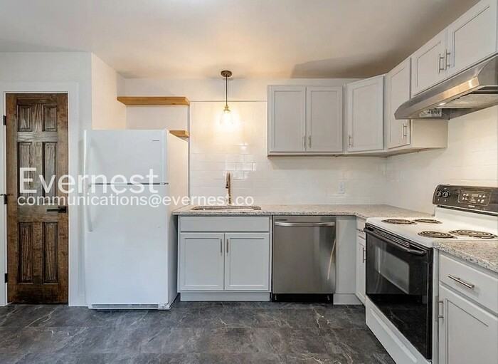 167 W Ridgewood Ave - Photo 3 of 10