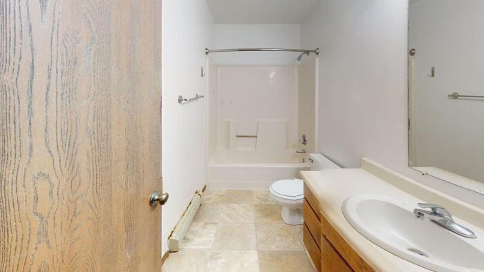 313 S 11th St #A - Photo 3 of 10