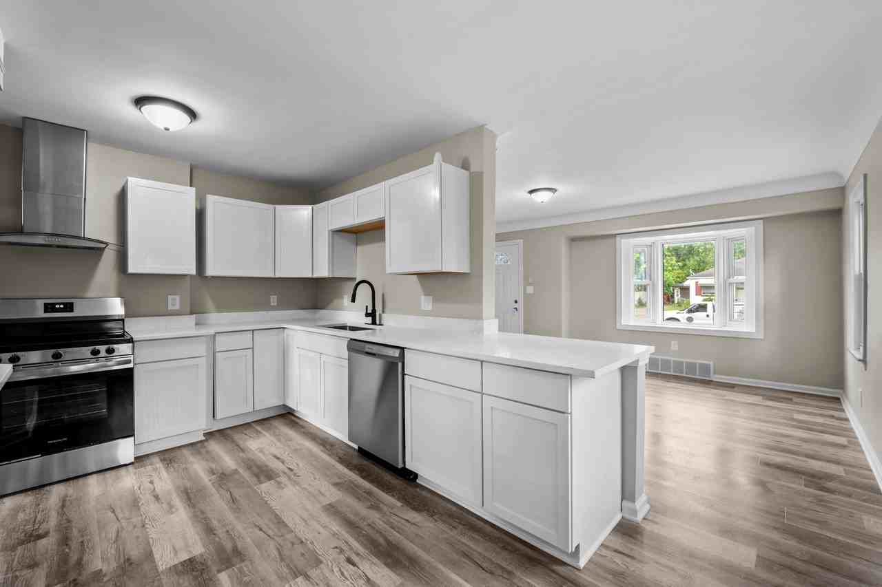 28526 Brentwood St #NA - Photo 2 of 18