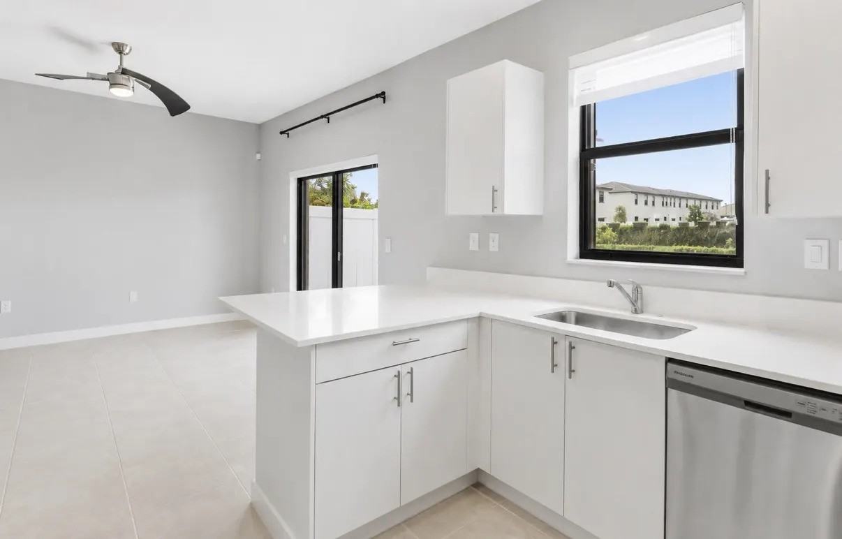 20478 Nw 4th Ave - Photo 5 of 14