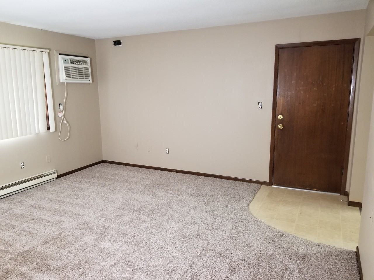 401 W Short St #3 - Photo 2 of 8