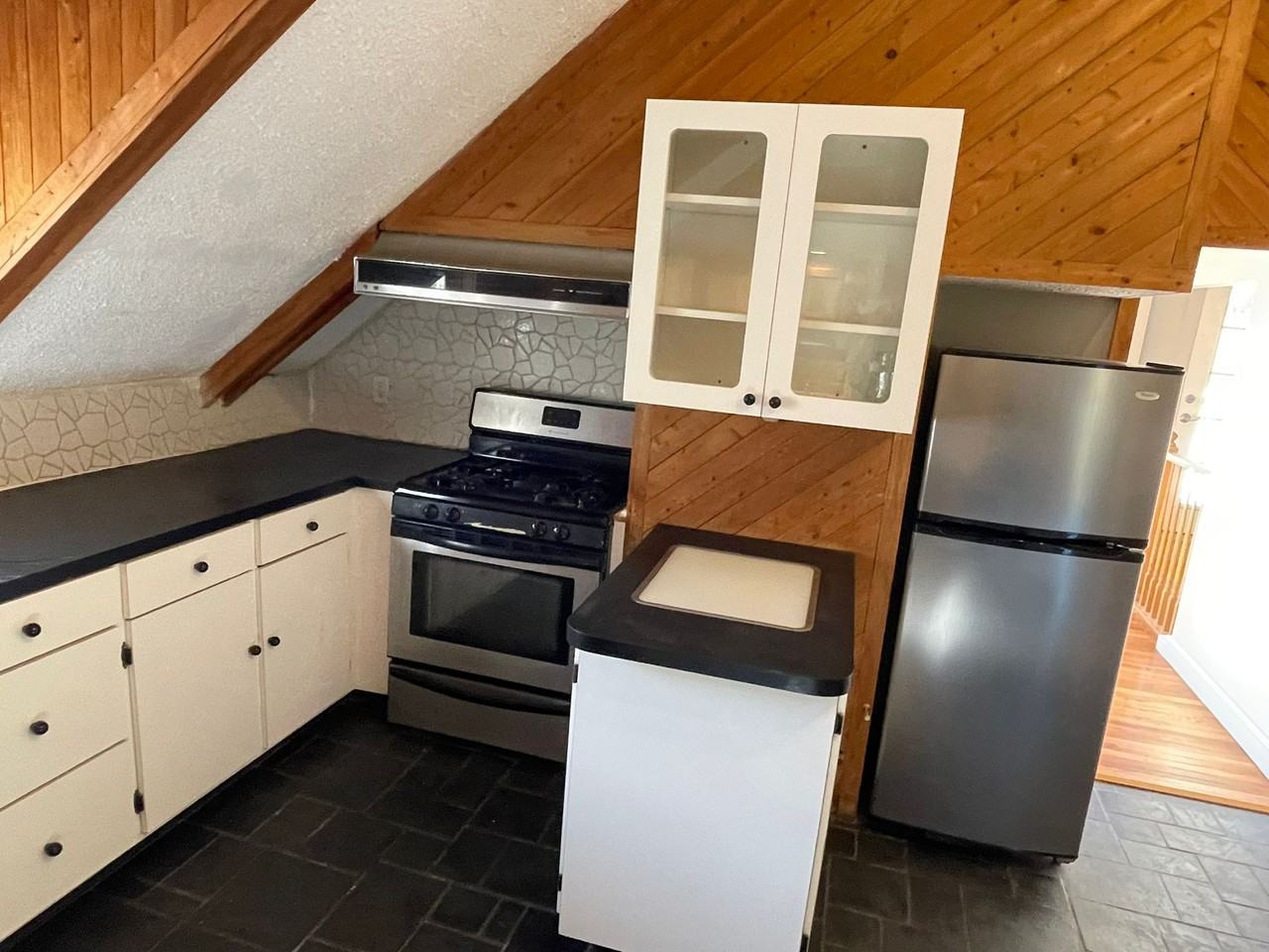 81 Kirtland St #3 - Photo 2 of 13