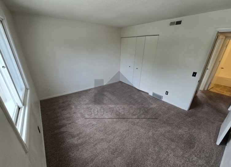 5511 34th Ave - Photo 2 of 5