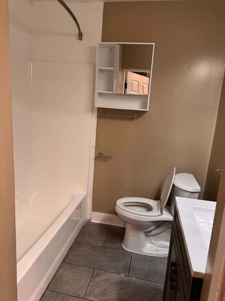 437 W Main St #2 - Photo 4 of 17