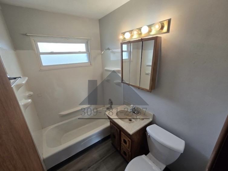 1902 16th St - Photo 3 of 6