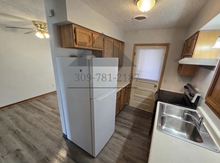 1902 16th St - Photo 4 of 6