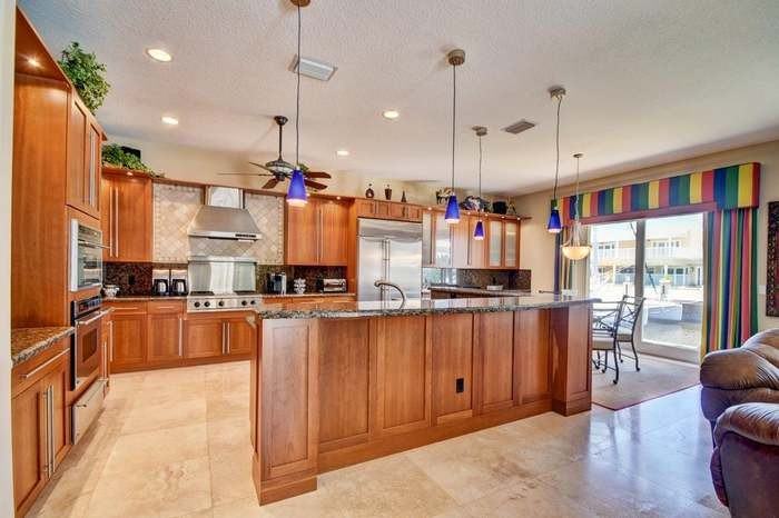 3048 Ne 7th Dr #NA - Photo 4 of 9