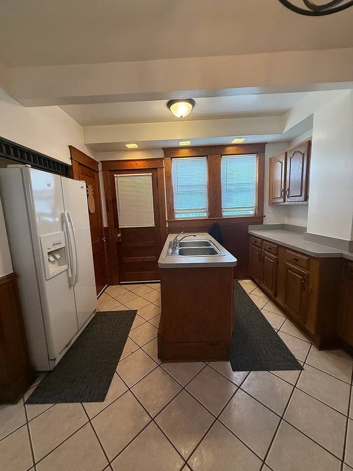 943 State St #NA - Photo 4 of 11