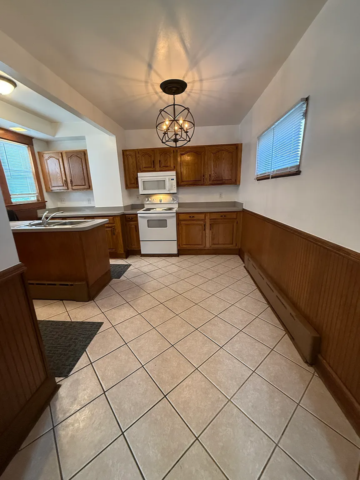 943 State St #NA - Photo 7 of 11