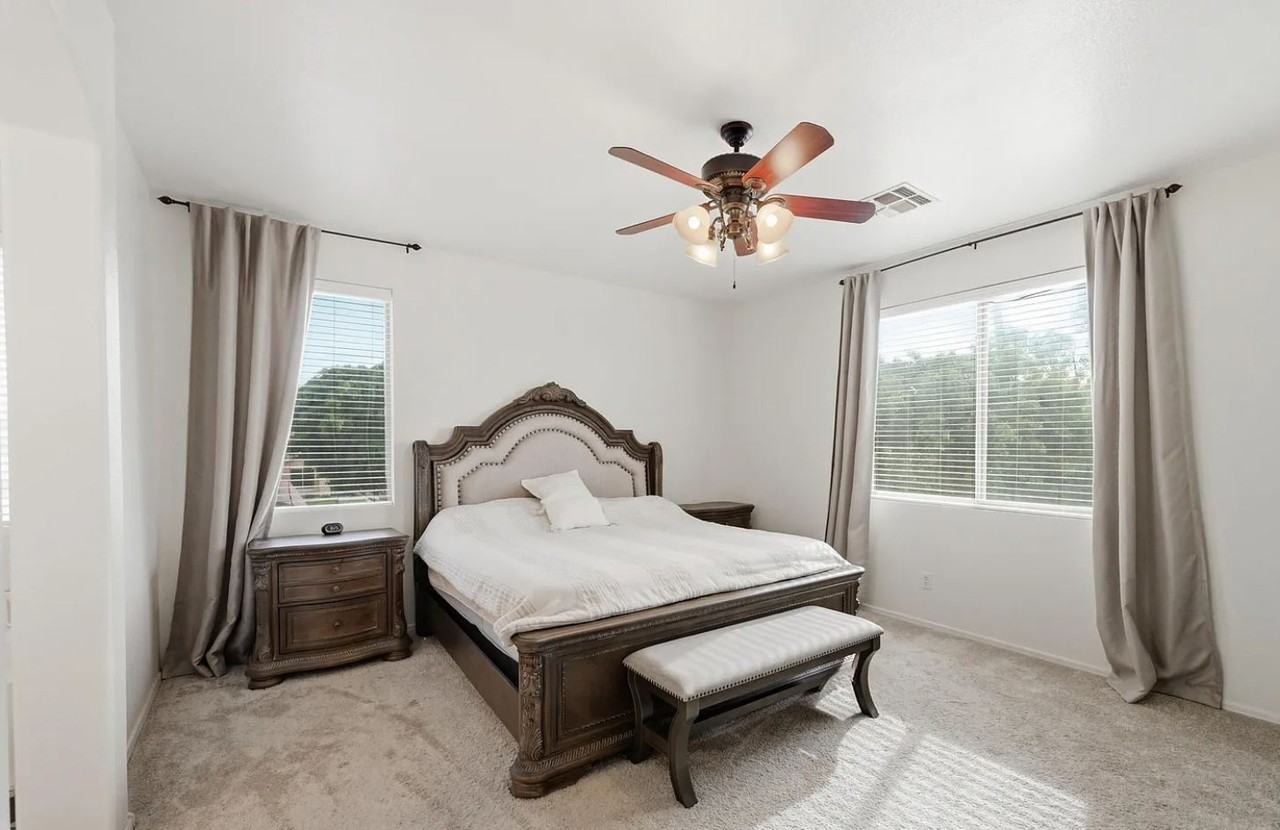 374 N Scott Dr #NA - Photo 3 of 5