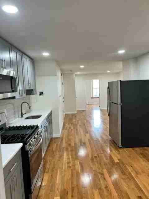 5635 N 5th St #2 - Photo 3 of 5