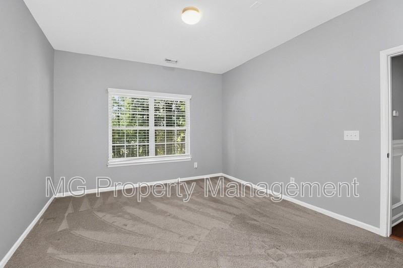 11909 Stratfield Place Cir - Photo 7 of 20