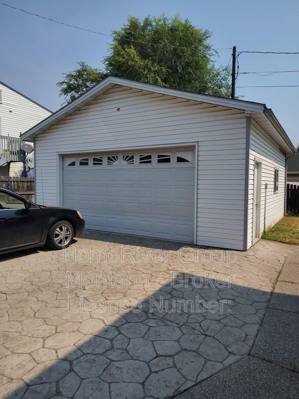 1830 Trail St