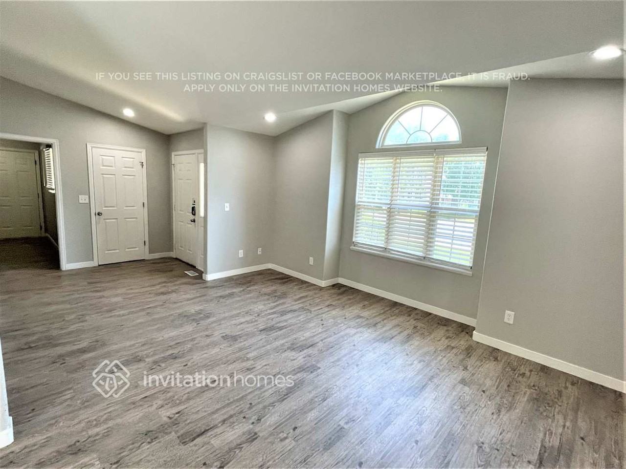 223 N 49th Avenue Ct - Photo 4 of 19