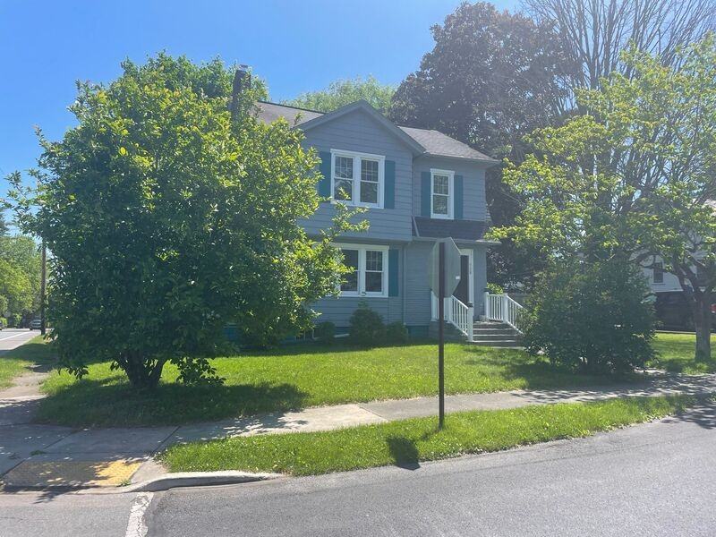 528 Lindbergh Ave - Photo 2 of 25