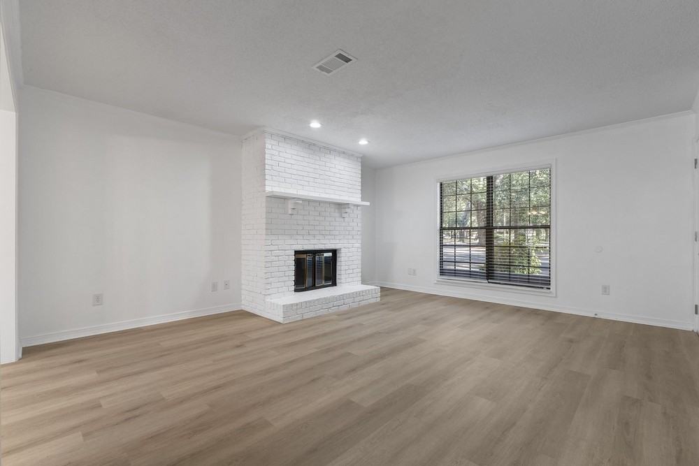 3356 Colonial Oaks Dr #9C - Photo 2 of 11