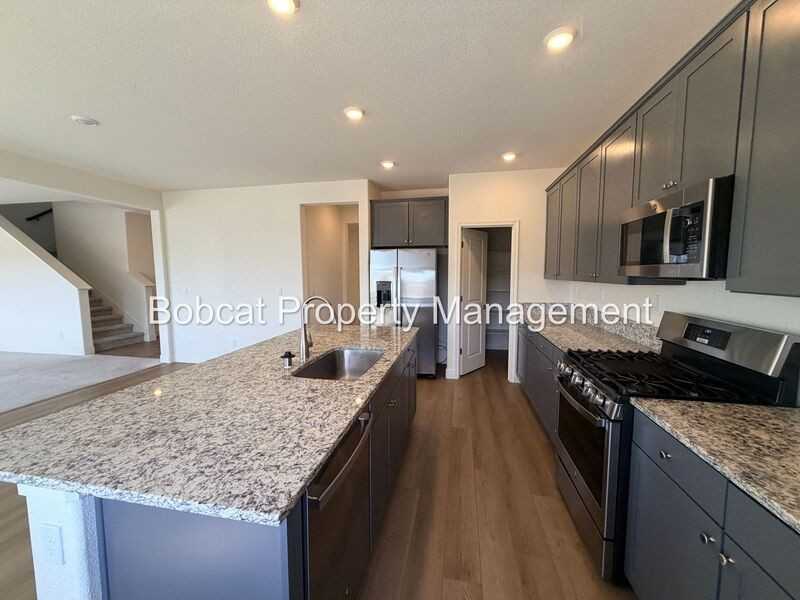 1751 Boundary Peak St - Photo 5 of 44