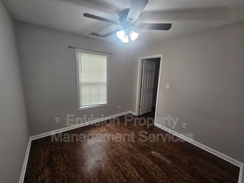 1393 N Hampton Dr - Photo 2 of 19