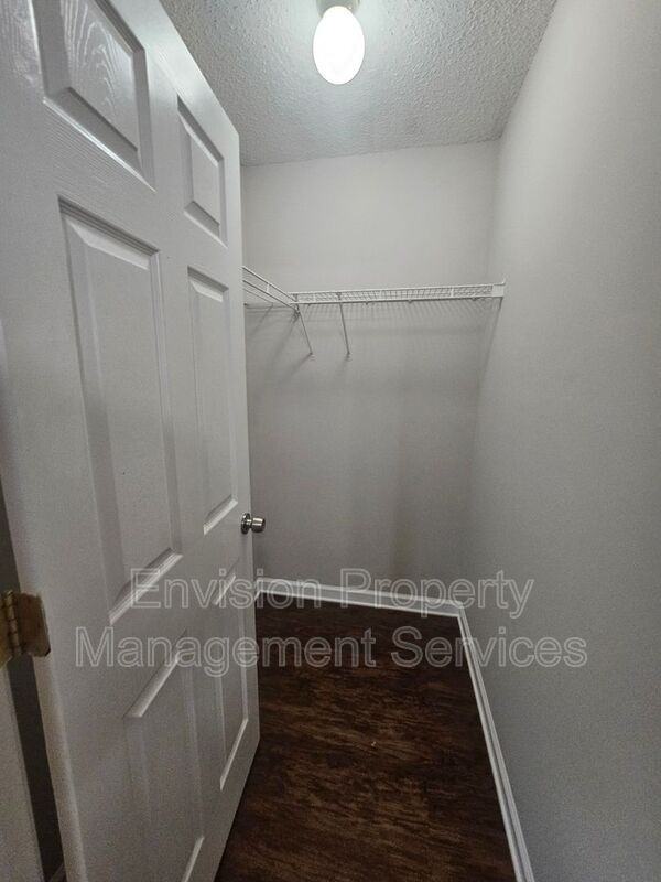 1393 N Hampton Dr - Photo 4 of 19