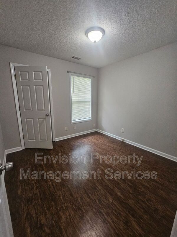 1393 N Hampton Dr - Photo 5 of 19