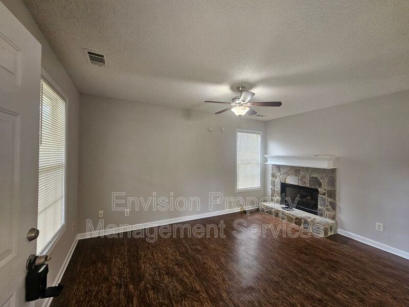 1393 N Hampton Dr - Photo 7 of 19