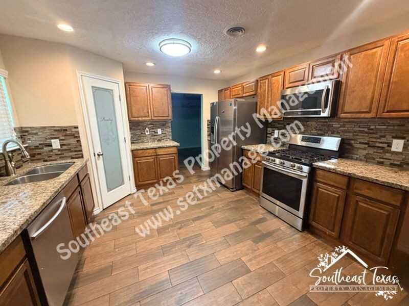 6033 Reba Dr - Photo 3 of 14