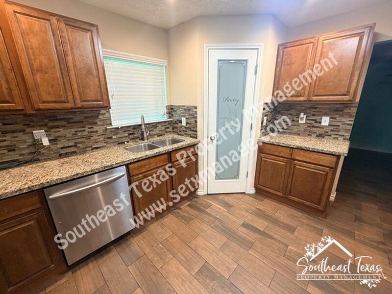 6033 Reba Dr - Photo 4 of 14
