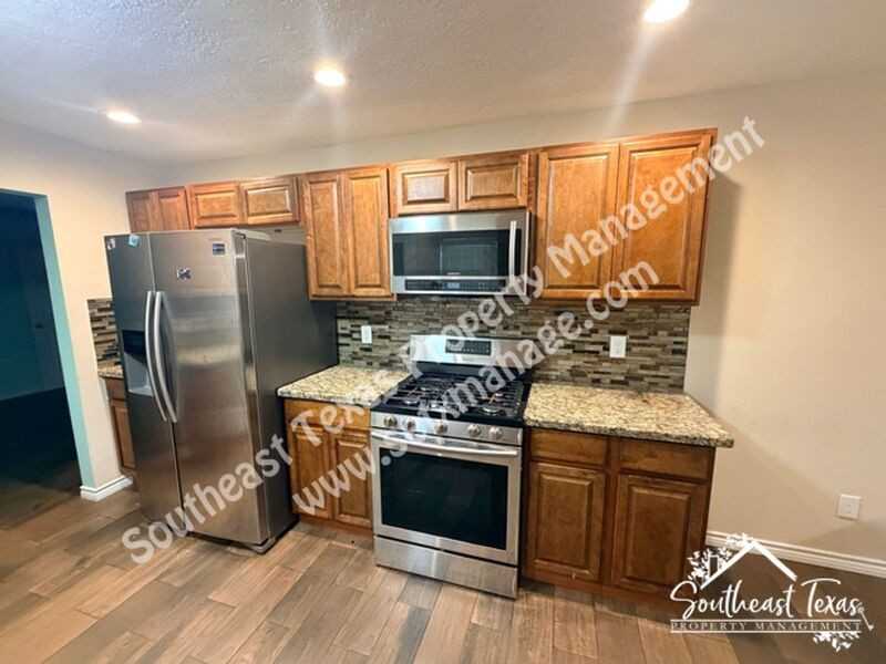 6033 Reba Dr - Photo 5 of 14