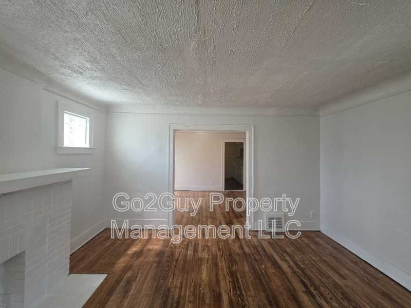 5276 Maryland St - Photo 5 of 15