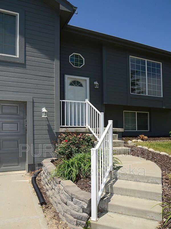 6110 S 188th St - Photo 2 of 26