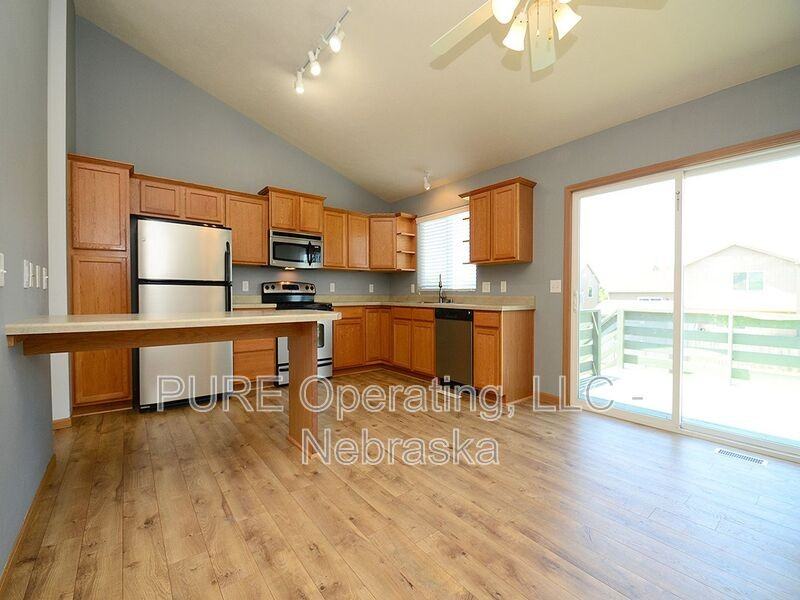 6110 S 188th St - Photo 3 of 26