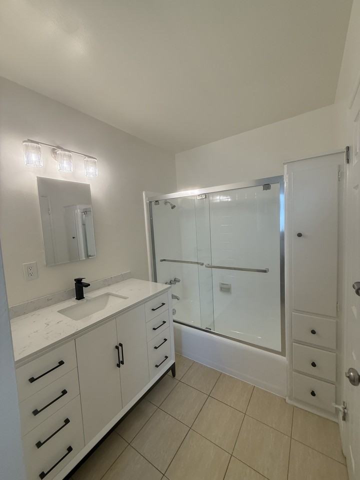 1661 W 219th St #5 - Photo 5 of 10