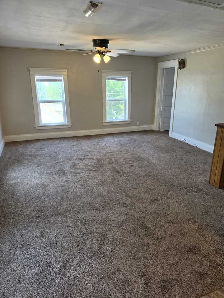 1618 7th St - Photo 2 of 5