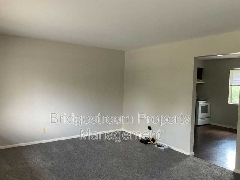 7837 N Main St #9 - Photo 2 of 18