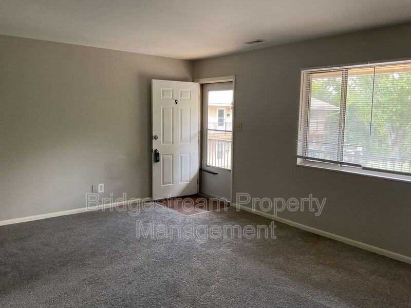 7837 N Main St #9 - Photo 4 of 18